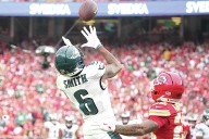 Eagles win Super Bowl rematch, drop Chiefs to 0