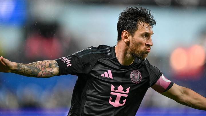 Un juego de niños para Messi: doblete, pichichi y billete a los playoffs en la MLS