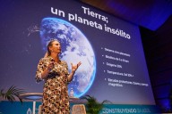 “El hombre debe amar y respetar la Tierra como a su propia madre”