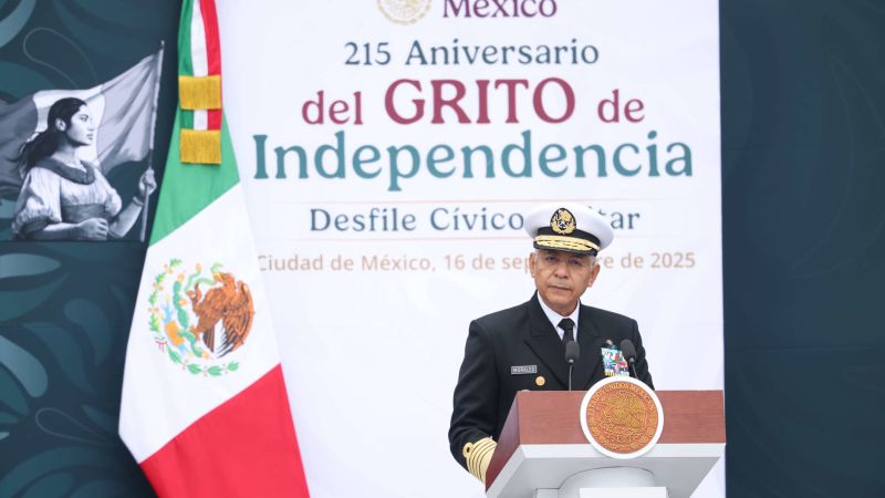 El secretario de la Marina de México defendió la institución tras el arresto de 14 miembros por presunto robo de combustible
