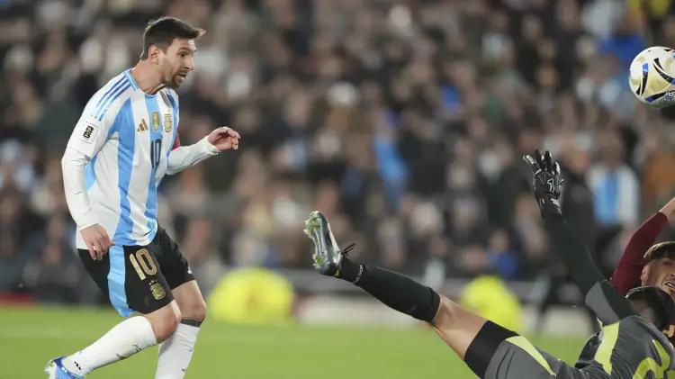 Messi brilla en posible despedida con Argentina en el Monumental