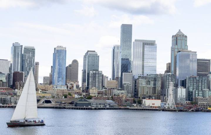 Median income for Seattle married couples with kids passes $250K
