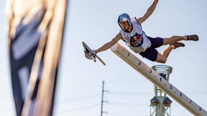 Tennessee student wins Red Bull goal post challenge