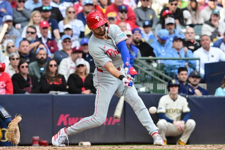 Deadspin | Phillies earn series win over Brewers in battle of NL's best