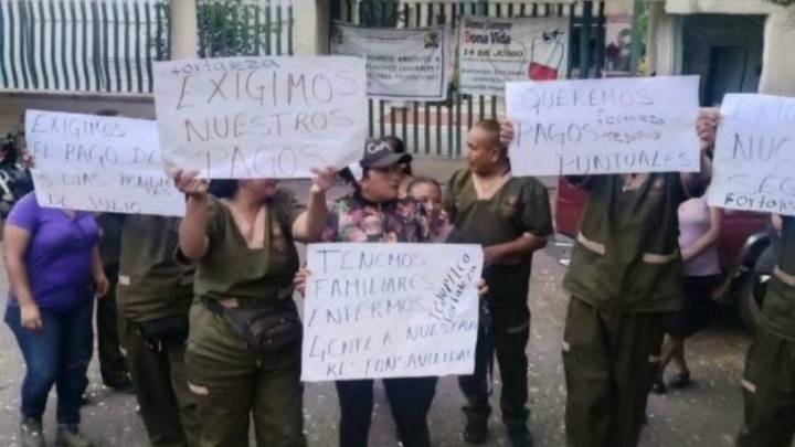 Sin sueldo y sin respuesta: personal de limpieza del Hospital de Tejupilco exige pagos atrasados