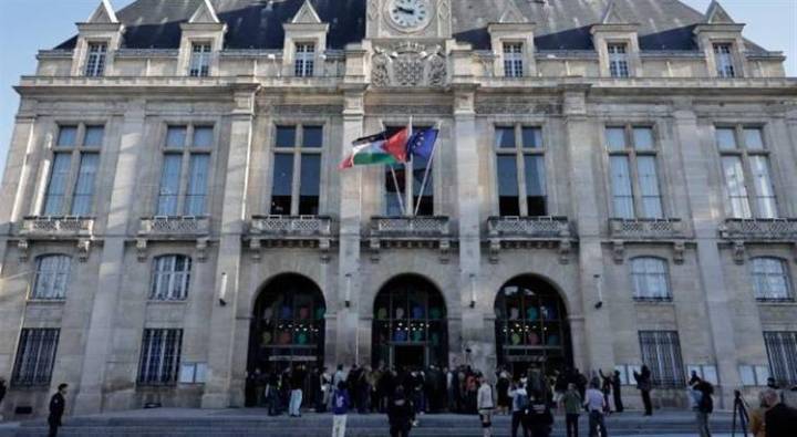 Izan bandera palestina en varias alcaldías de Francia