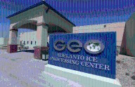 Mexicano muere detenido en un centro migratorio en California; acusan negligencia