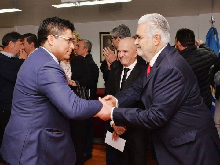 Golpe kirchnerista en la Corte de Santa Cruz. Se resiste a aceptar a los nuevos miembros del tribunal y desafía a Vidal