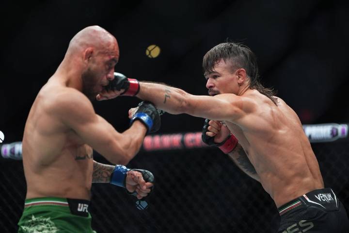 Deadspin | Diego Lopes halts Jean Silva’s win streak at Noche UFC