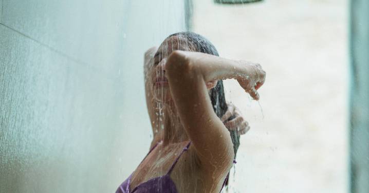 Alerta sanitaria: retiran del mercado un gel de ducha por la presencia de una bacteria