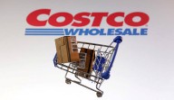 Costco tops revenue and profit estimates as shoppers seek deals