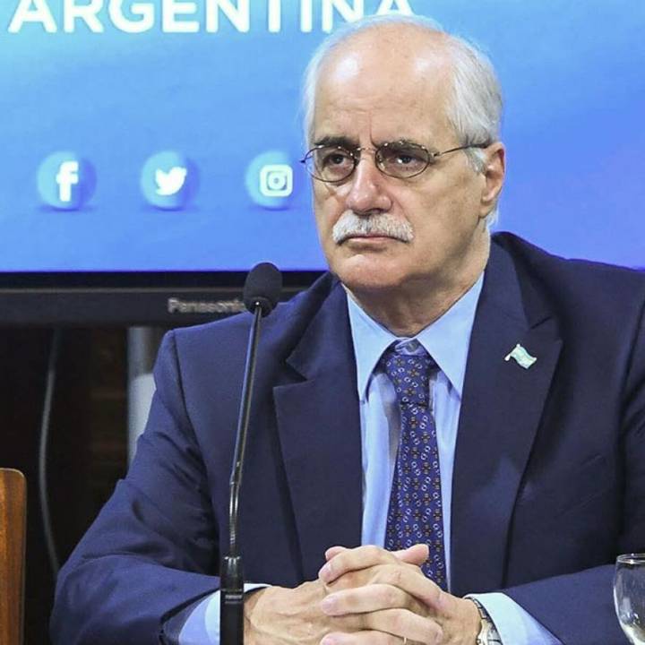 Ezeiza en la mira: Jorge Taiana alertó sobre el primer vuelo con argentinos deportados por Trump