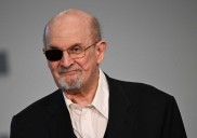 El escritor Salman Rushdie, en Granada para el festival de la Alhambra y la UGR