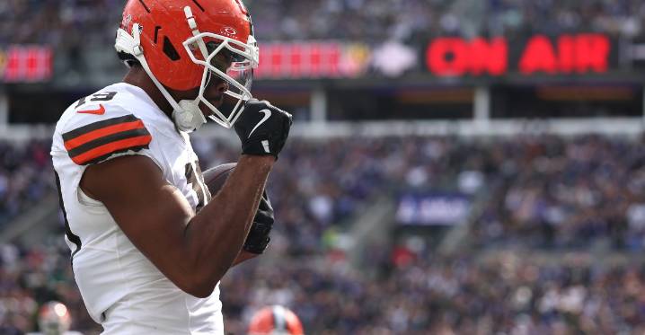 Browns make several roster moves ahead of London trip