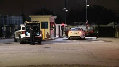 Suspect sought after ramming car into fence at Pittsburgh FBI office