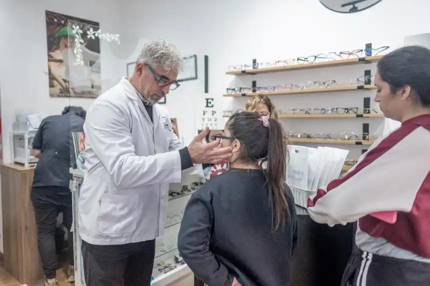Más de 2400 personas participaron en la campaña “Salud Visual en tu Escuela” en Mar del Plata