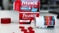 Trump desaconseja a las embarazadas tomar paracetamol y lo vincula al autismo