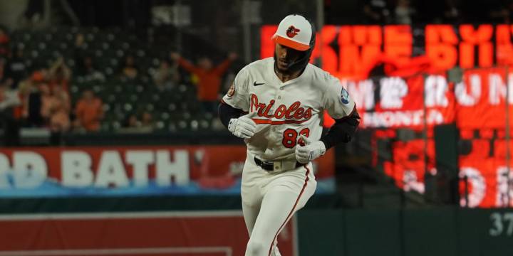 Jeremiah Jackson exits Orioles game early after hit by pitch