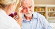 Alzheimer se disparará en Chile por envejecimiento poblacional: ejercicio y dieta sana desde joven previenen enfermedad