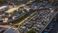 Cientos de vehículos decomisados en Aduana Mexicana en espera de ir a subasta