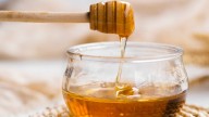 La Anmat prohibió la venta de una marca de miel
