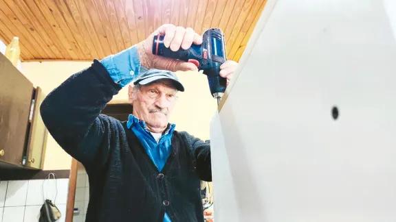 Don Joaquín: 80 años, un taller  y la urgencia de seguir vendiendo