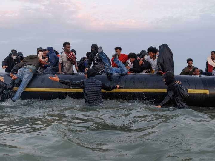 UK court temporarily blocks deportation of Eritrean asylum seeker