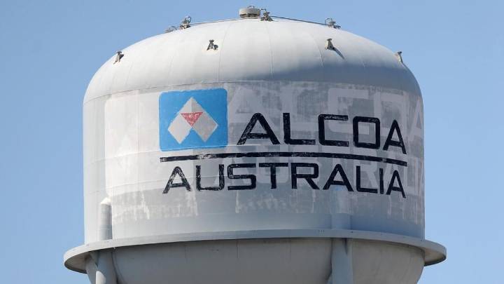 Hundreds of jobs to go as ageing alumina refinery shut