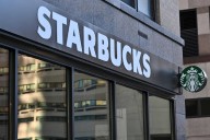 Starbucks asegura que no existe prohibición para escribir el nombre de Charlie Kirk en las bebidas: barista se negó a hacerlo porque “aquí no honran la política”