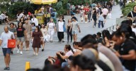 Singapore Population Reaches Record 6.11 Million Driven by Foreign Workers