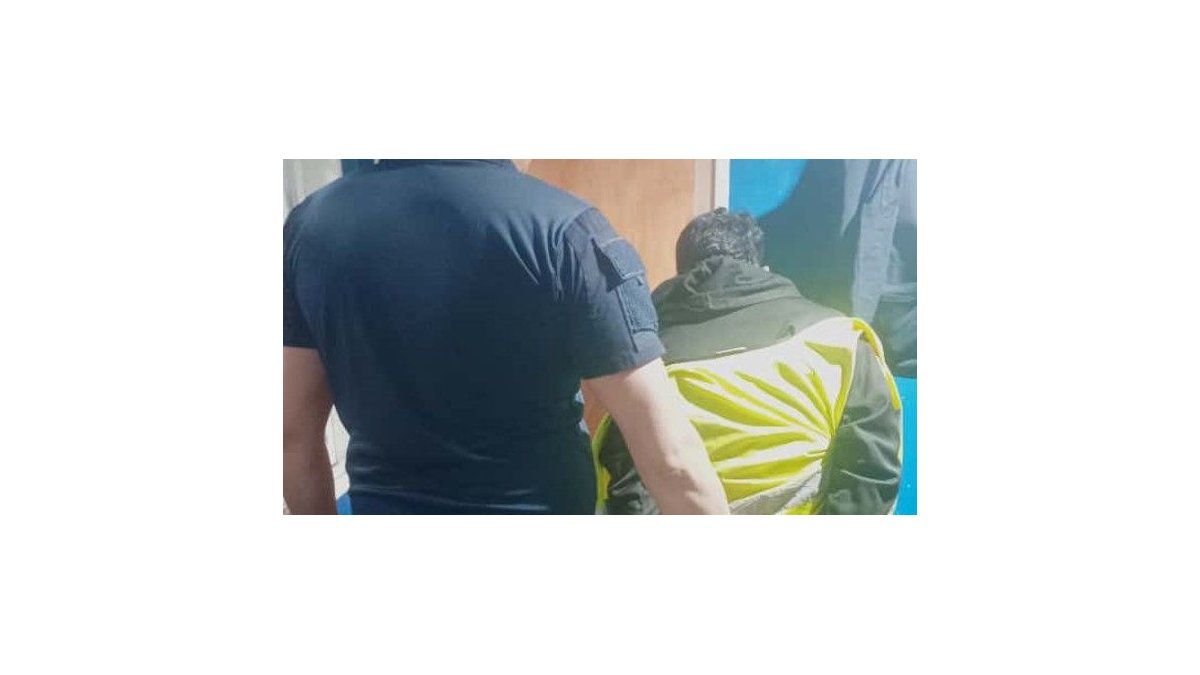 Detuvieron a un hombre que merodeaba techos en el barrio 38 Viviendas
