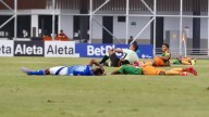 Susto en el partido Envigado vs. Millonarios: enjambre de avispas entró a la cancha y los jugadores tuvieron que lanzarse al piso, video
