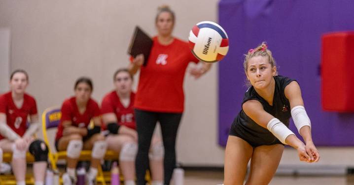 Photos: Hall tops Mendota in volleyball