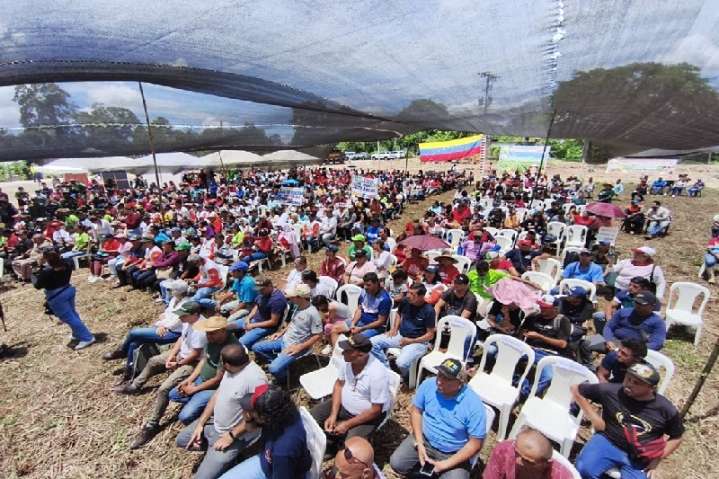 Más de 800 merideños se preparan tácticamente para defender al país