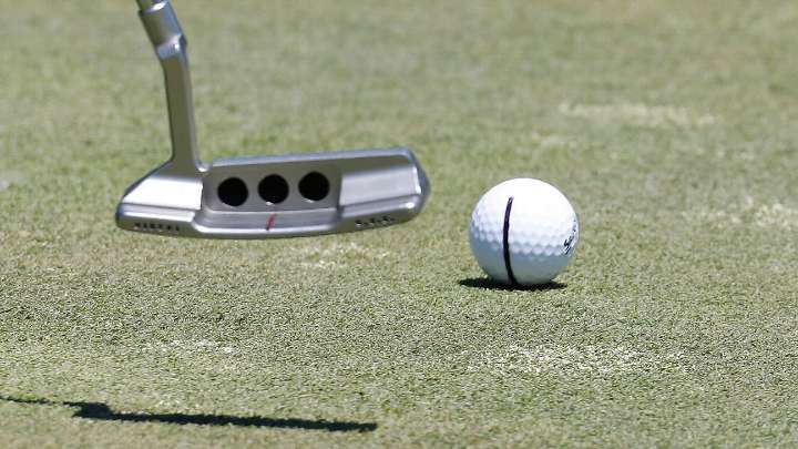 Sarah Schmelzel shoots 63 to share Arkansas lead with Minami Katsu