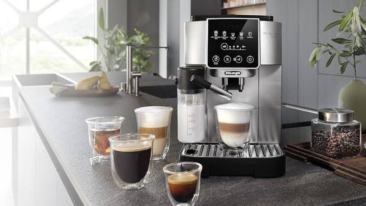 Best espresso machine deal: Save 38% on the De'Longhi Magnifica Start