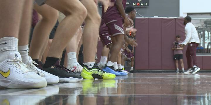 Texas A&M’s Mgbako sidelined until November due to Jones fracture