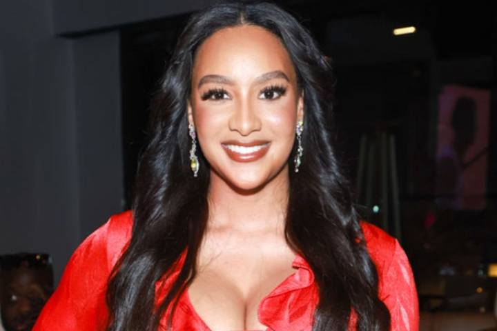 TLC Reality Show Star Comes Out, ‘Exploring’ Relationship With Female Friend