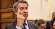 Feijóo asegura que arriesgar la vida de las mujeres «no es una negligencia cualquiera»