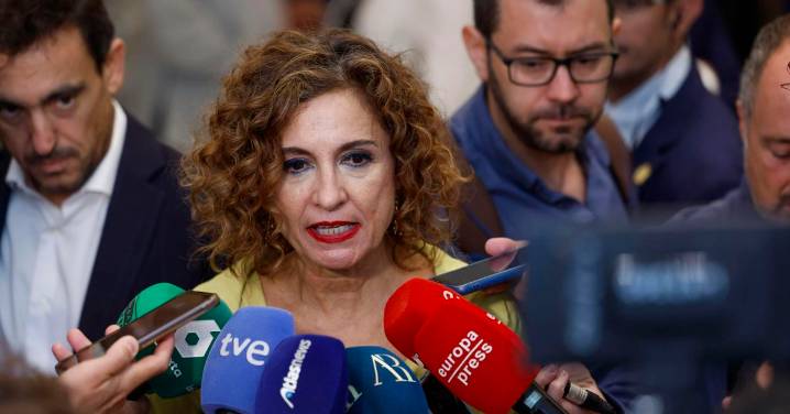 Montero cuestiona la "catadura moral" de Aznar y defiende denunciar el genocidio de Israel