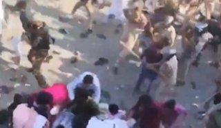 'I Love Muhammad' Poster Row: Stone Pelting Reported In UP's Bareilly After Friday Prayers, Police Resort To Lathi Charge