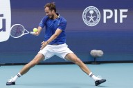 Deadspin | ATP roundup: Carlos Alcaraz moves into Japan semis