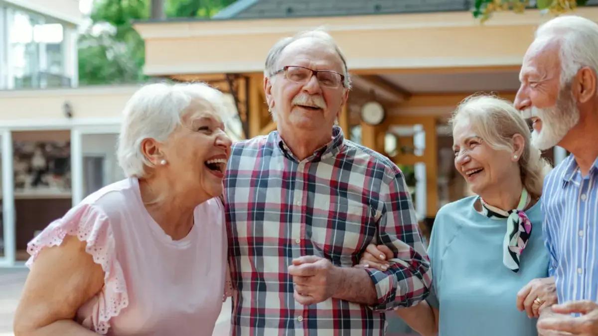 Dos ‘superlongevos’ revelan las siete claves para envejecer mejor después de los 65 años y convertirse en un ‘superager’: 'La primera sirve como base'
