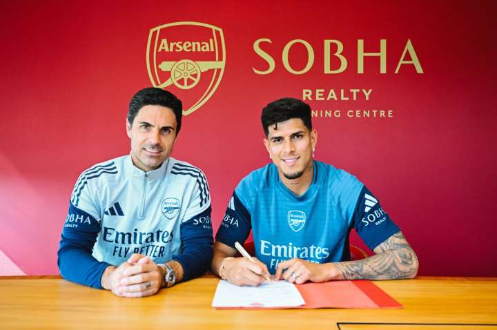 Arsenal cierra fichaje de ecuatoriano Piero Hincapié en 52 millones de euros