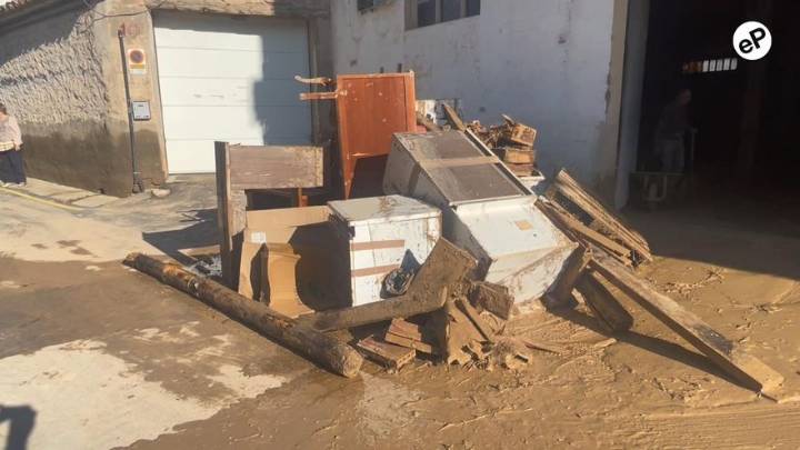 Así avanzan las labores de limpieza en las calles de María de Huerva tras la tormenta