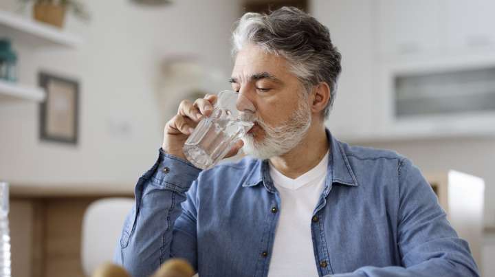 Try These Beverages To Support Kidney Health If You're Bored With Plain Old Water