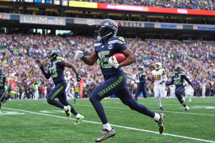 Tory Horton sets record in Seattle Seahawks' rout of winless New Orleans Saints