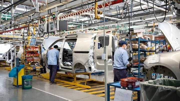 La industria usó solo 58,2% de su capacidad en julio y suma ocho meses por debajo del 60%
