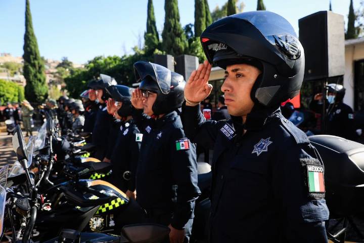 Refuerza Naucalpan operativos de seguridad con entrega de 20 motopatrullas