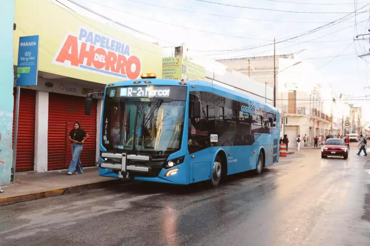 Por repavimentación anuncian cambio de paraderos en el centro de Mérida